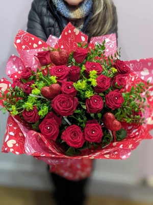 Luxury 24 Red Rose Handtie