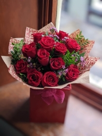 12 Red Rose Handtie