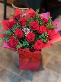 12 Red Rose Handtie