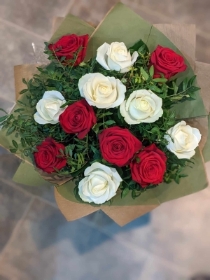 12 White & Red Roses