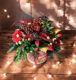 Traditional Petite Christmas Basket